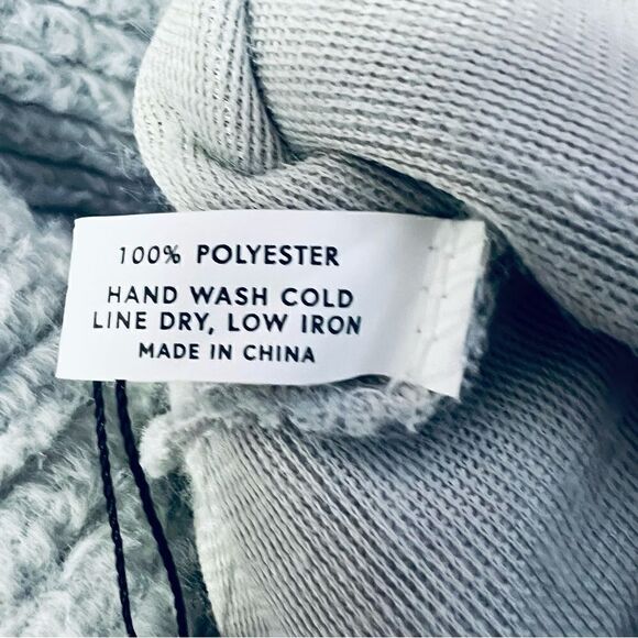 NWT Hadley Wren Grey Lola Mae Fuzzy Poncho One Size - Picture 5 of 7